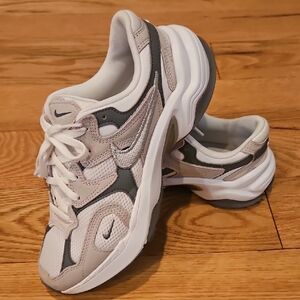 Nike Women's AL8 White and Gray Shoes Size 7.5